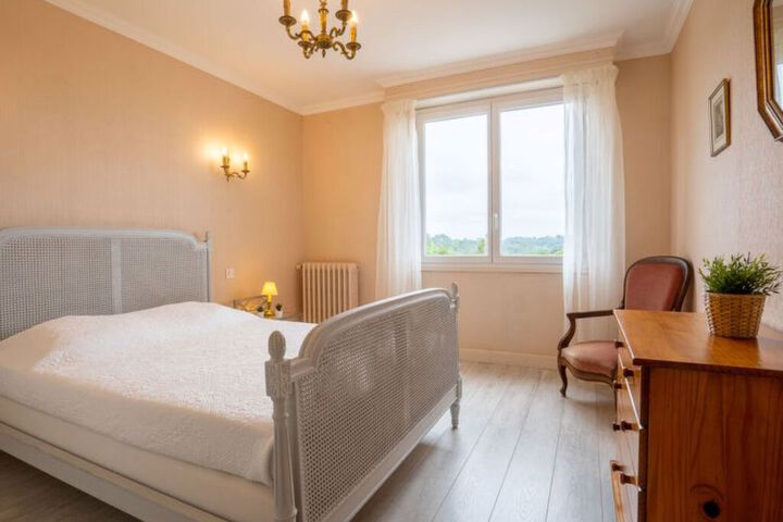 Room 5 of 22