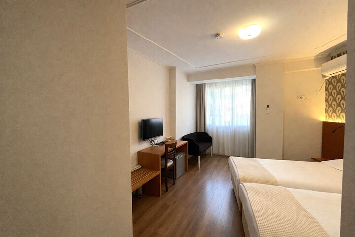 Room 30 of 85