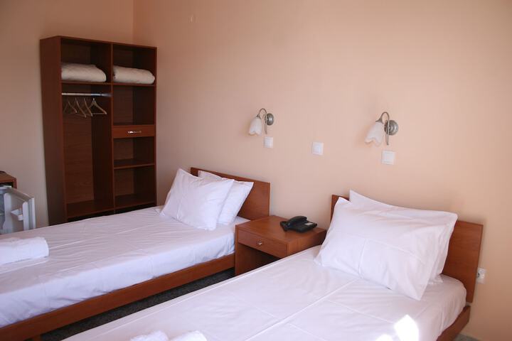 Room 15 of 35