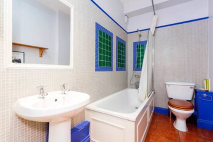 Room 2 of 15