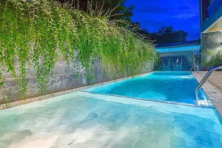 Pool 52 of 83