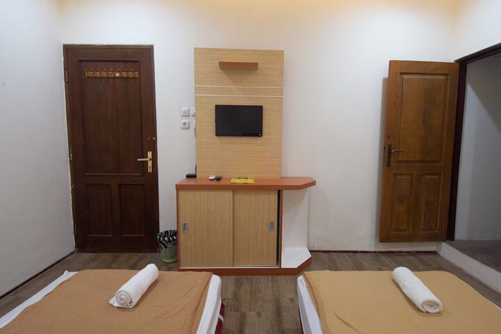 Room 6 of 26