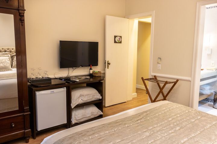 Room 25 of 238