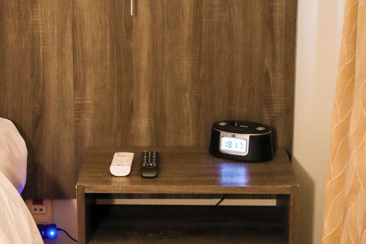 Room 26 of 100