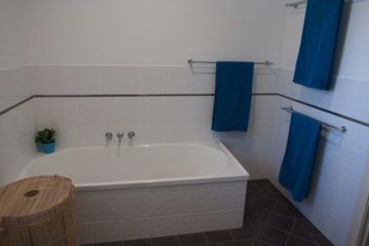 Room 2 of 20