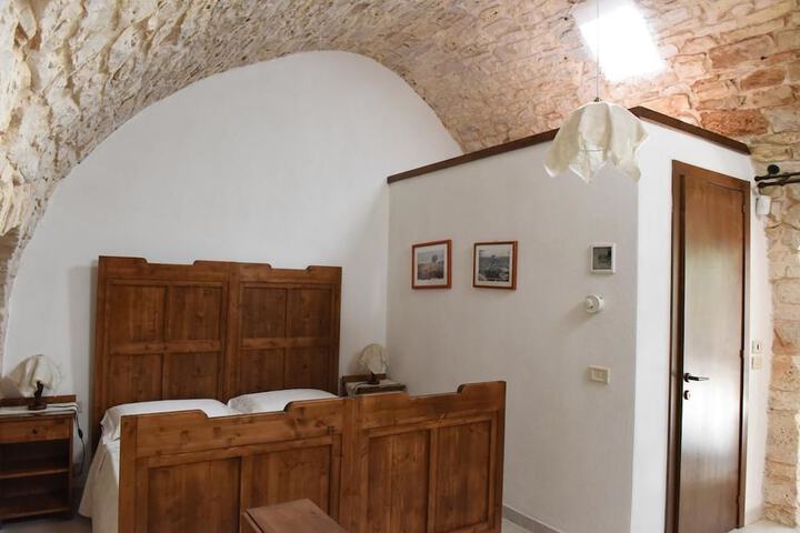 Room 4 of 26
