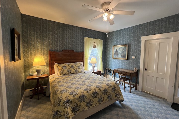 Room 5 of 86