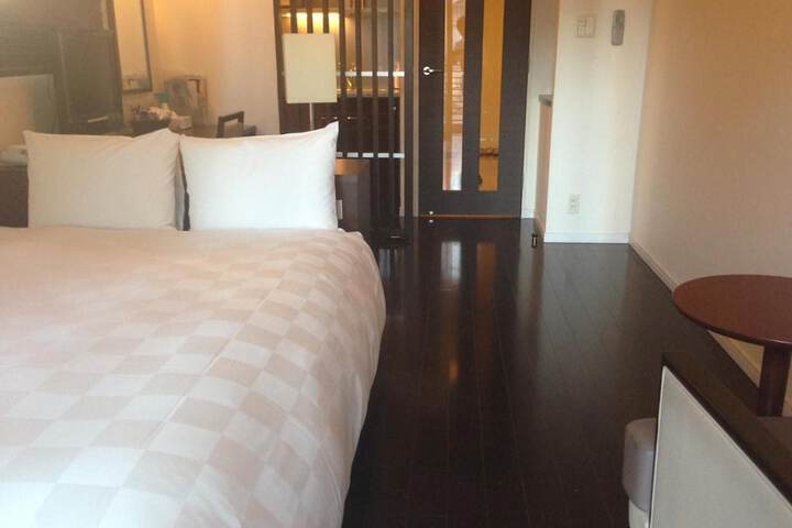 Room 14 of 42