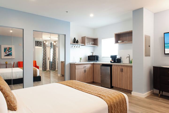 1 Queen Bed (5 of 53)