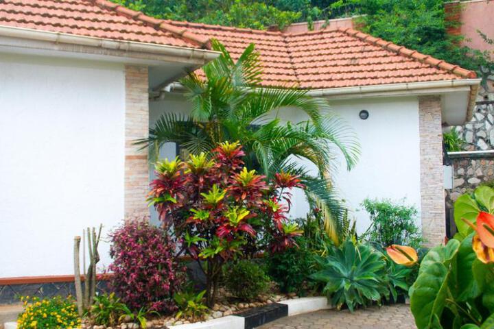 Bona Safari Villa Bunamwaya