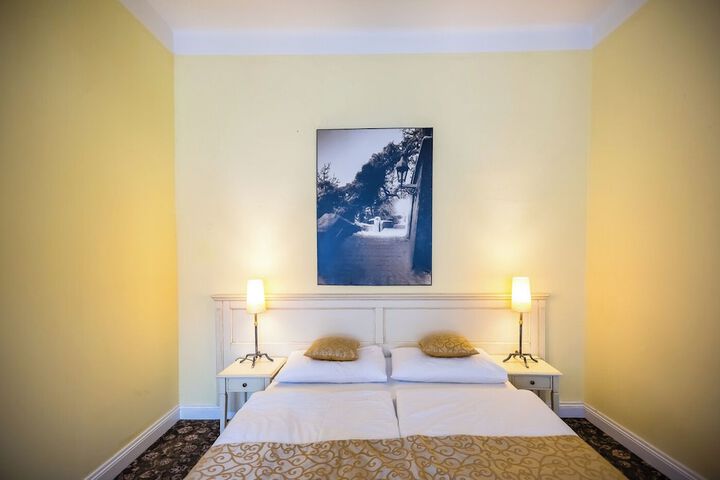 Room 73 of 119