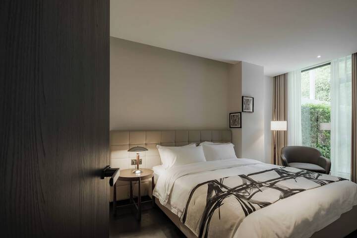Room 26 of 45