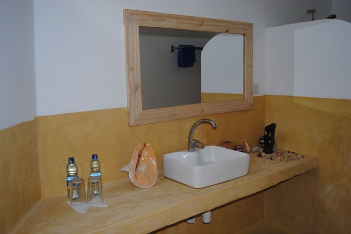 Room 21 of 49