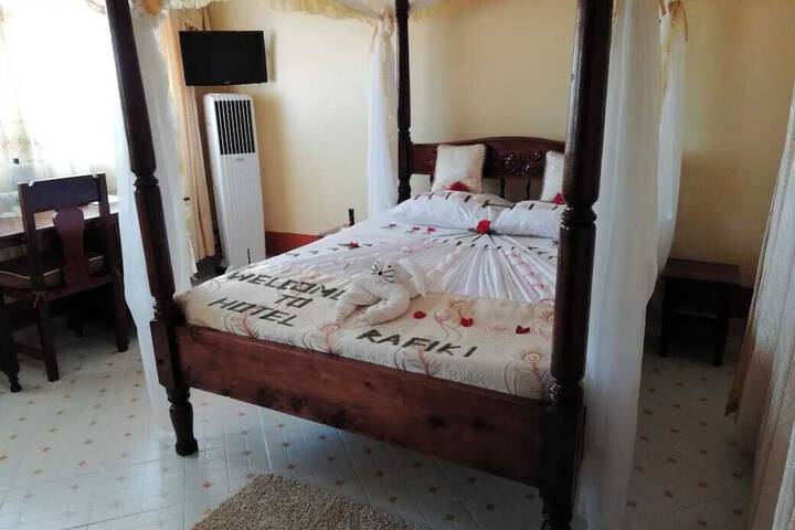 Room 5 of 36