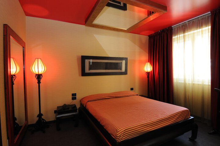Room 8 of 41