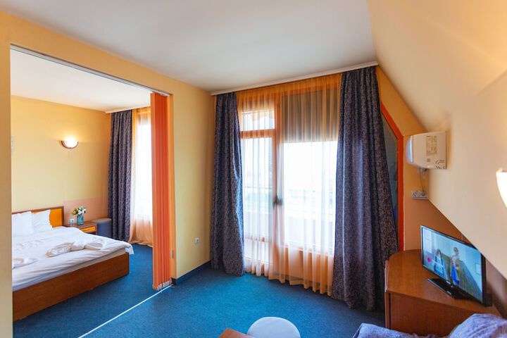 Room 43 of 110