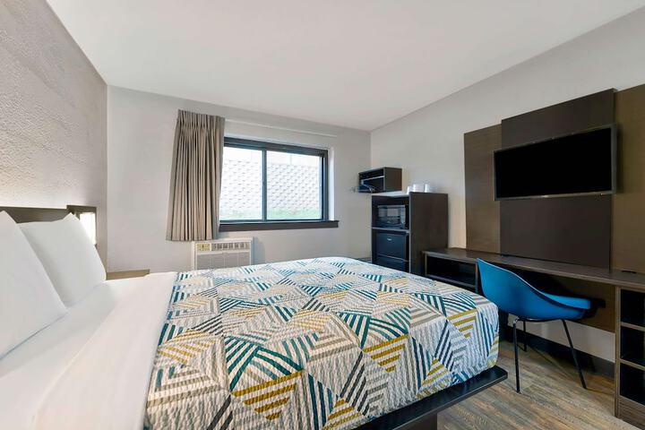 Room 5 of 28