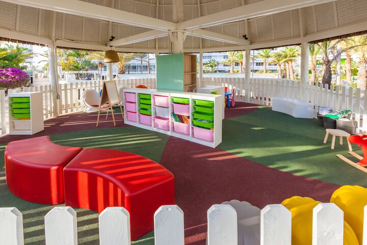 Children's play area - outdoor