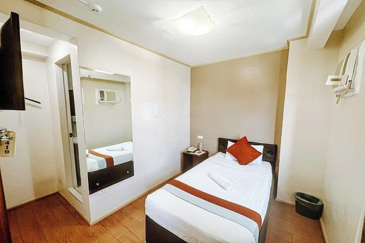 Room 26 of 60