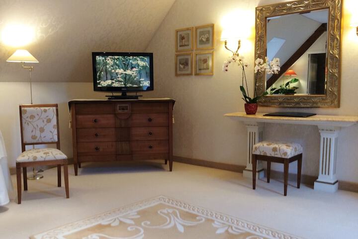 Room 18 of 38