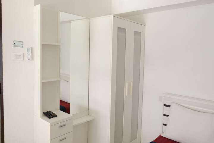 Room 26 of 27