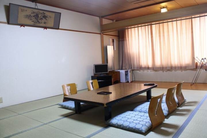 Room 10 of 53