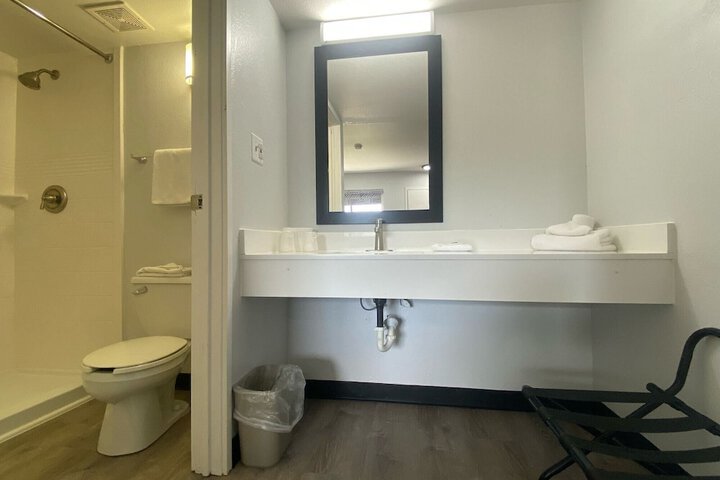 Room 28 of 51