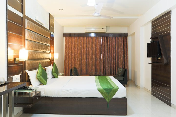 Room 25 of 66