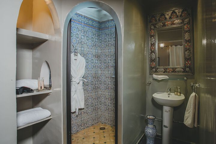 Room 12 of 21