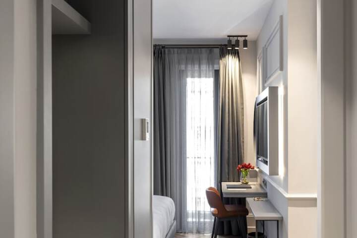 Room 16 of 126