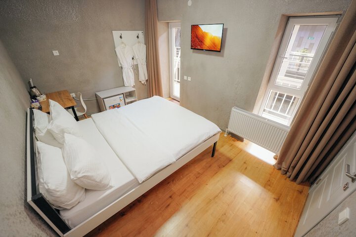 Room 12 of 22
