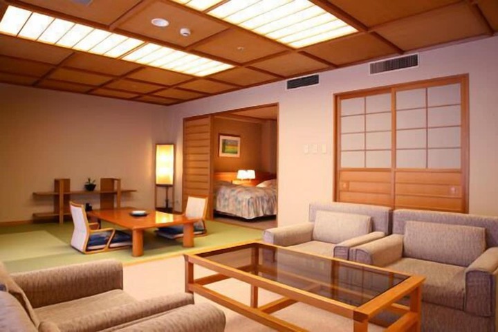 Room 16 of 53