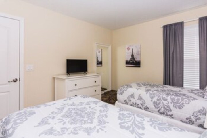 Room 52 of 61