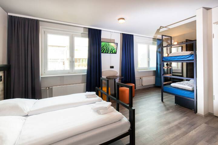 Room 46 of 78