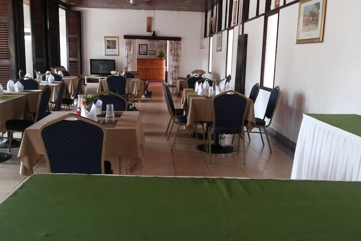 Dining 47 of 78