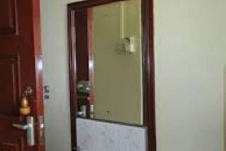 Room 8 of 16