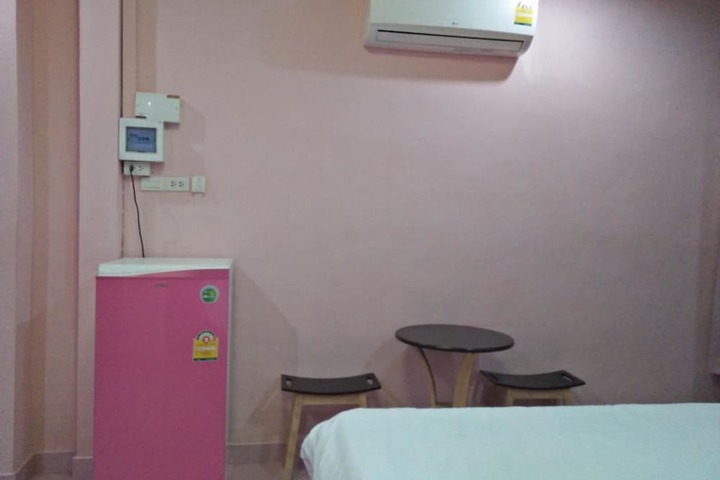 Room 13 of 21