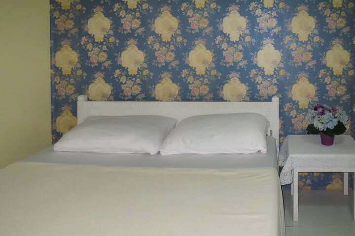 Room 8 of 35