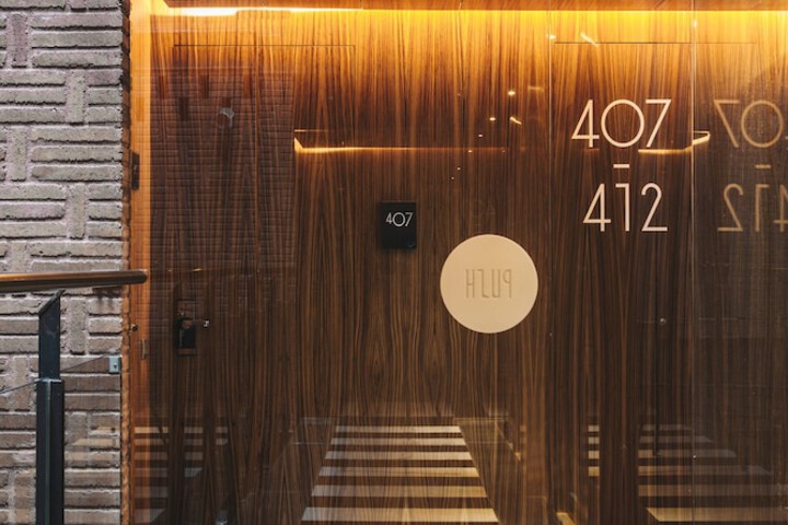 Room 10 of 61