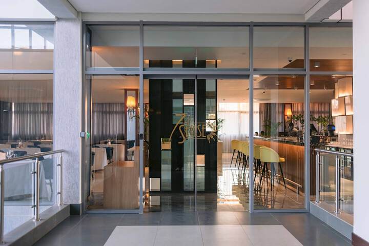 Hotel 2 of 103