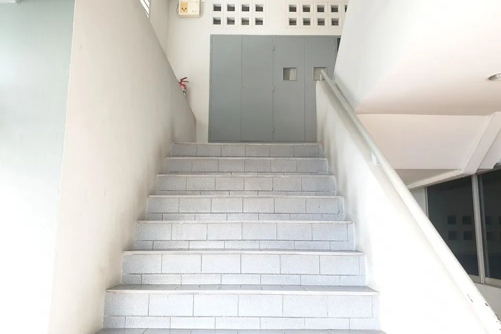 Room 11 of 28
