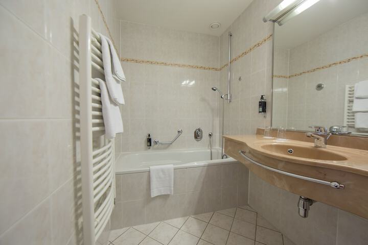 Room 20 of 87