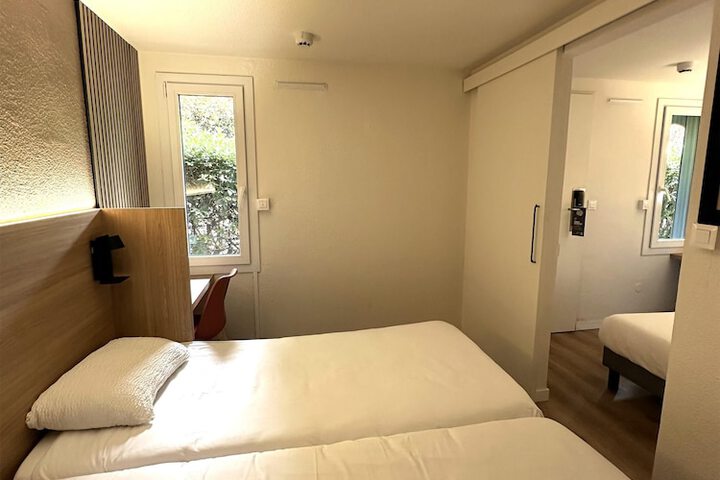 Room 14 of 36