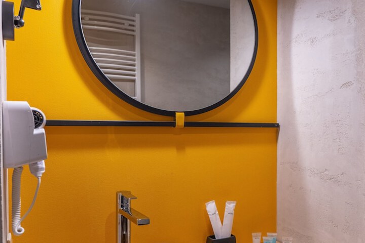 Room 19 of 32