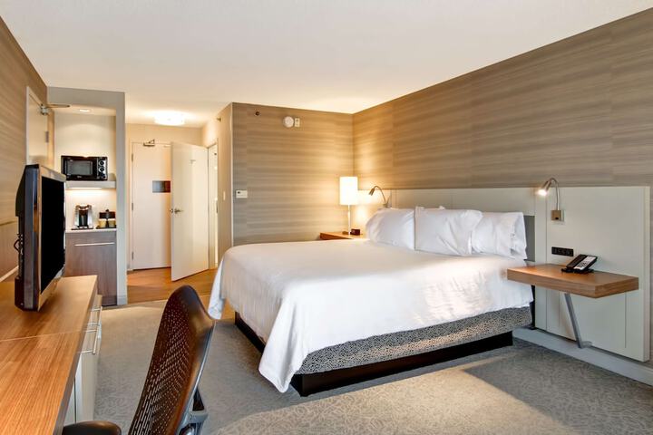Room 18 of 60