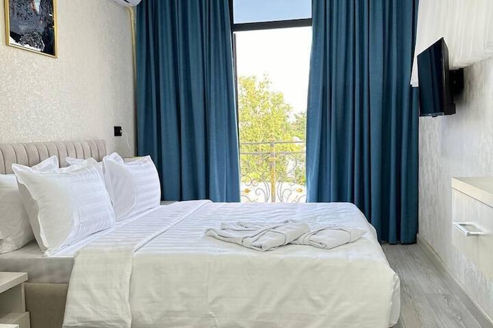 Room 6 of 23