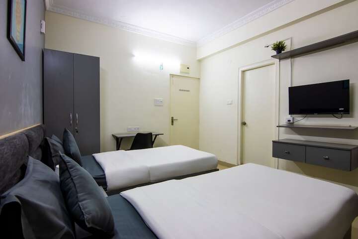 Room 9 of 19