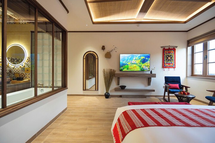 Room 10 of 40