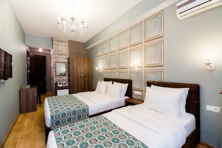 Room 26 of 108