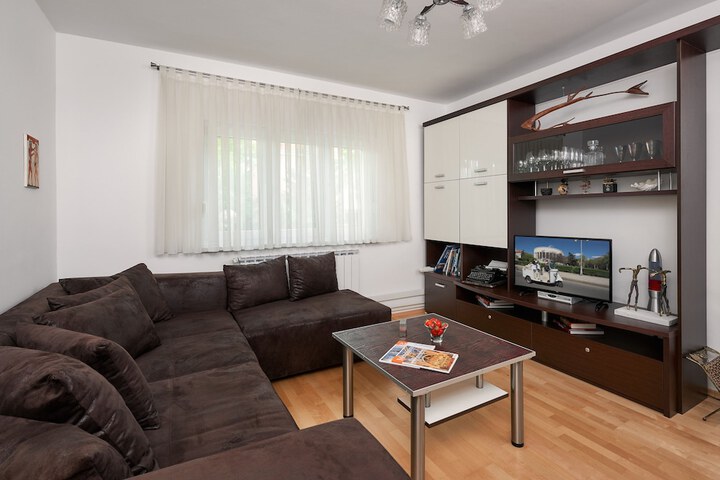 Room 19 of 120